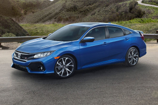 Illustration for article titled Honda Civic Si vs Hyundai Elantra SportÂ